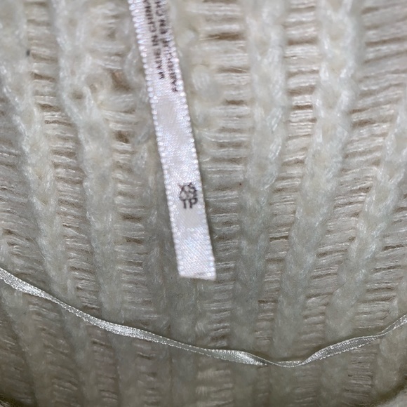 Free people XS oversized white sweater - Picture 2 of 3